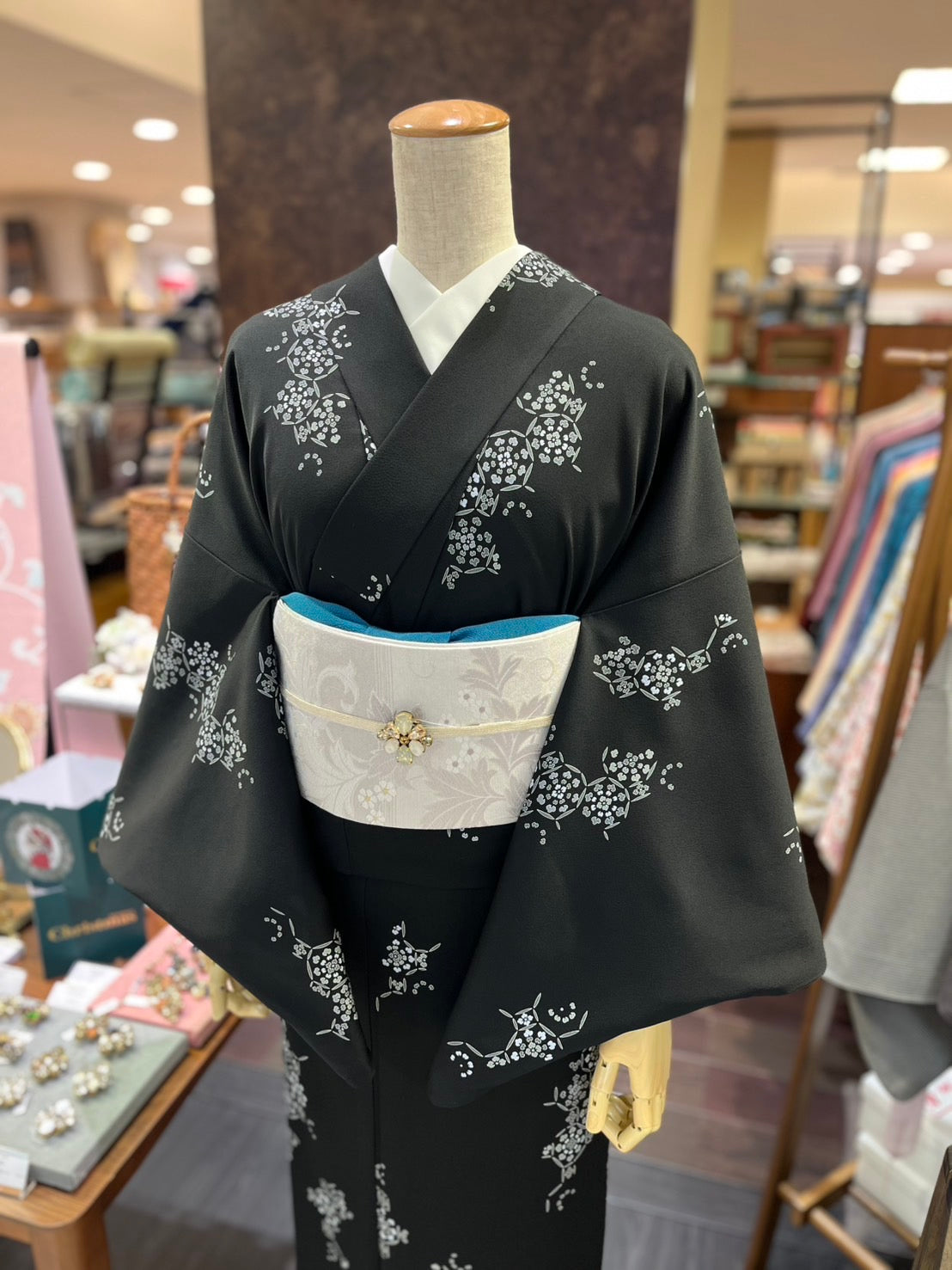 三部式袷きもの 東レ新作小紋 黒（衿・襦袢袖付き） – driccoきもの